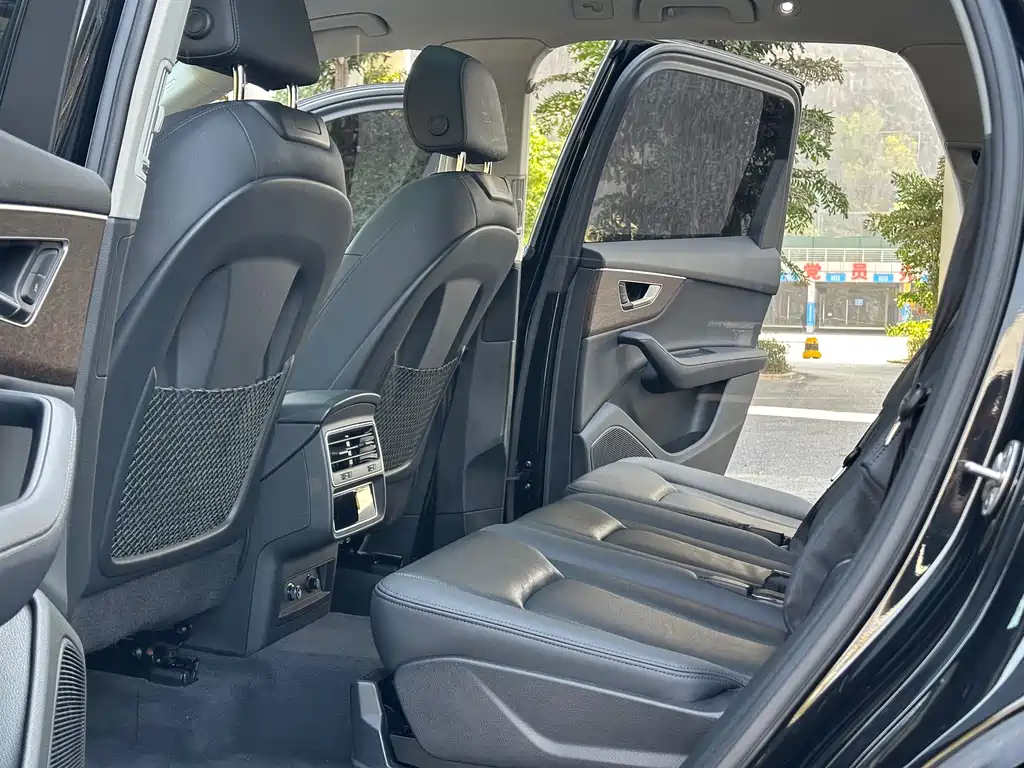 Audi Q7 55 TFSI quattro S line Sport