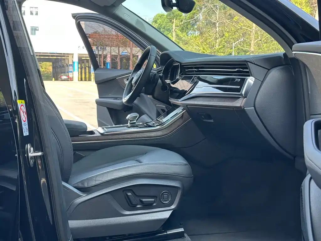 Audi Q7 55 TFSI quattro S line Sport