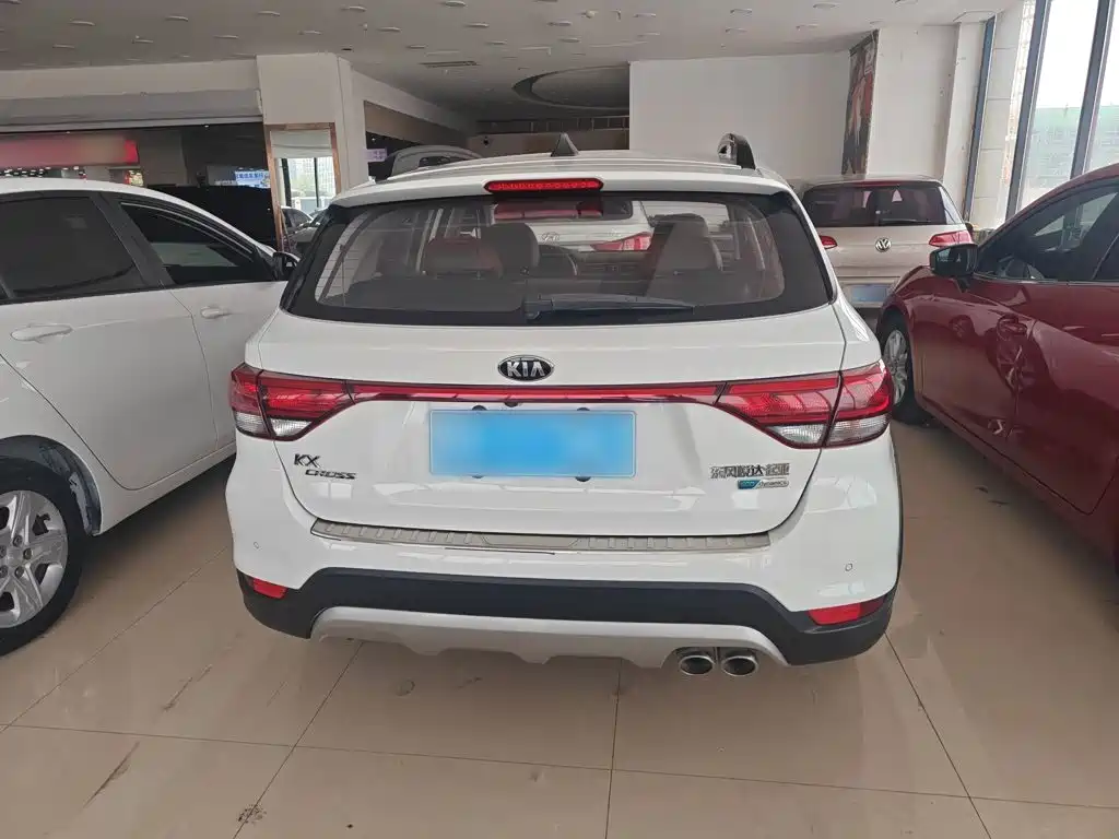 KX CROSS 1.6 L Auto Agile Sunroof