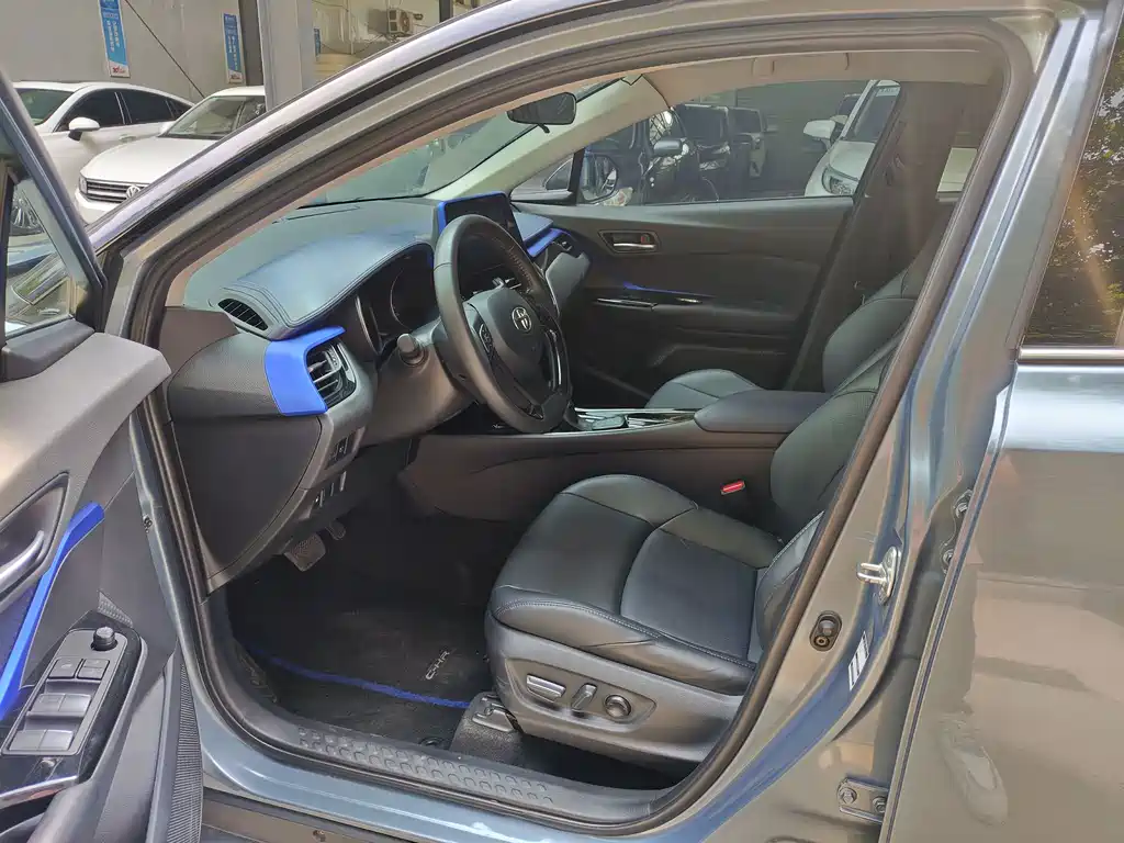 Toyota C-HR 2.0 L Luxury