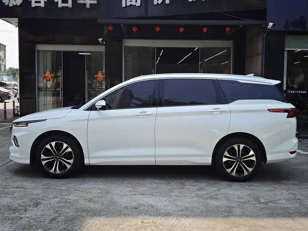 Wuling Victory 1.5 T CVT Flagship