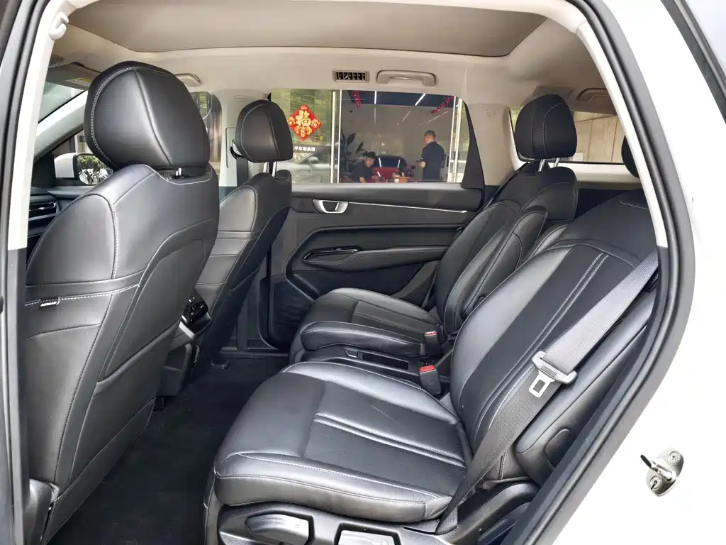 Wuling Victory 1.5 T CVT Flagship