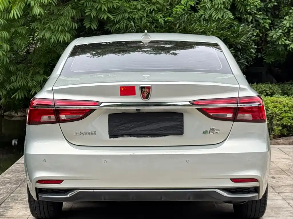 Roewe i6 NEV 45 T Hybrid Connected Smart Enjoyment