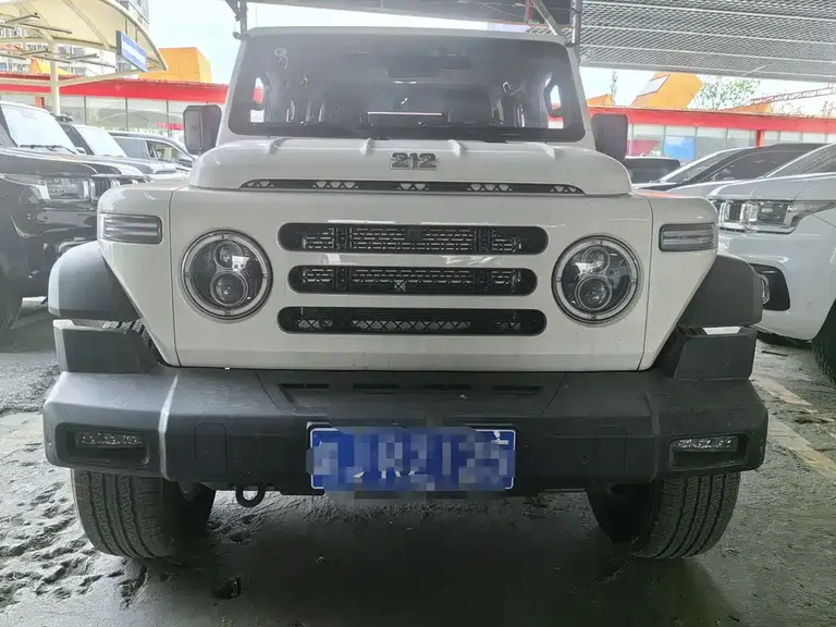 212 T01 2.0 T Explorer