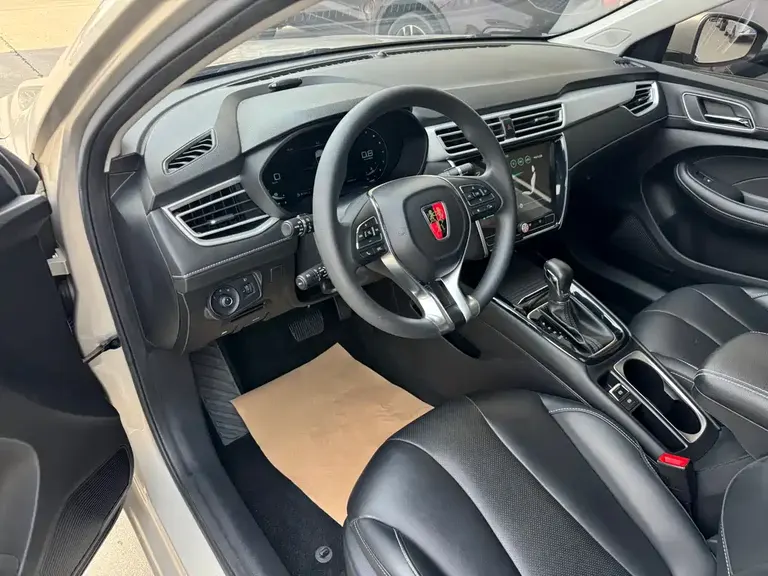 Roewe i5 1.5 L Auto 4 G Connected Leading Luxury Flagship