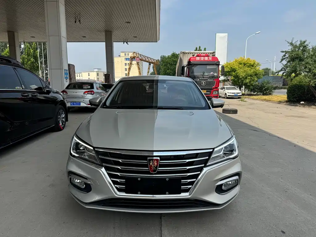 Roewe i5 1.5 L Auto 4 G Connected Leading Luxury Flagship