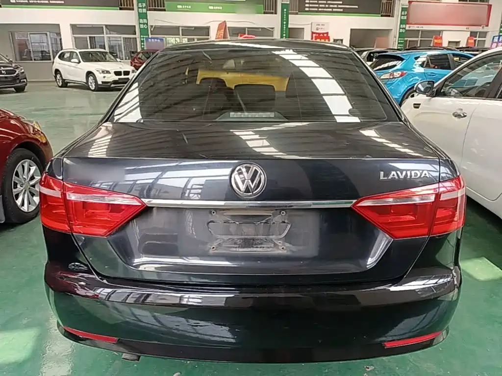 Lavida Facelift Classic 1.6 L Auto Style