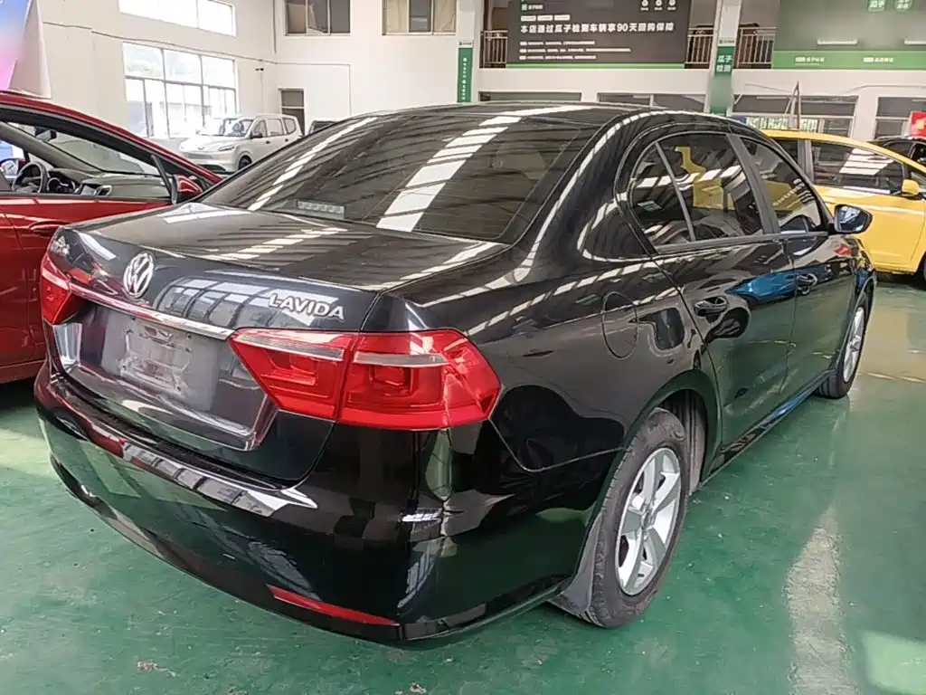 Lavida Facelift Classic 1.6 L Auto Style