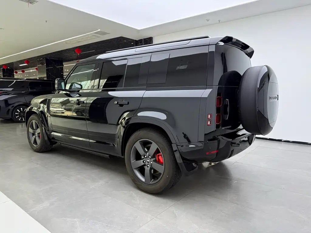 Land Rover Defender 110 3.0 T P400 X-Dynamic HSE