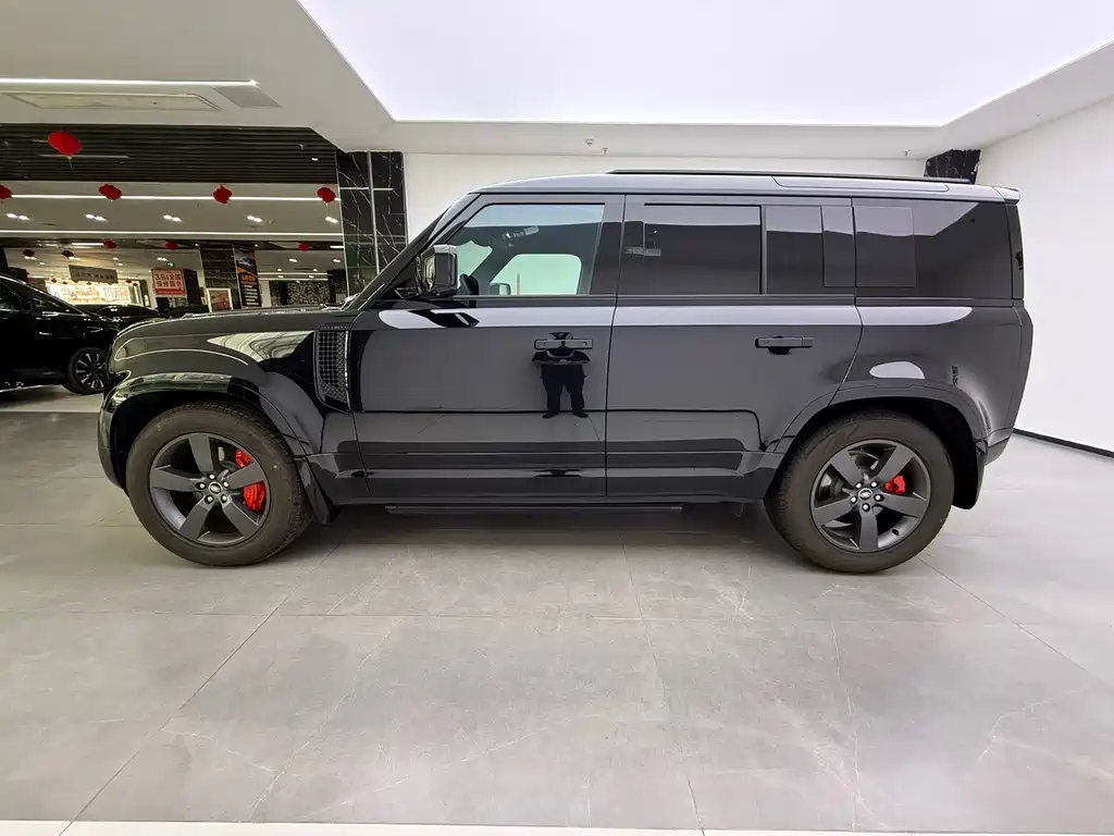 Land Rover Defender 110 3.0 T P400 X-Dynamic HSE