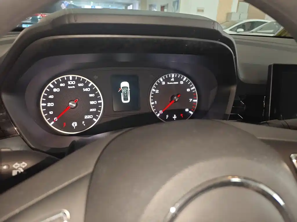 MG5 180 DVVT CVT Style