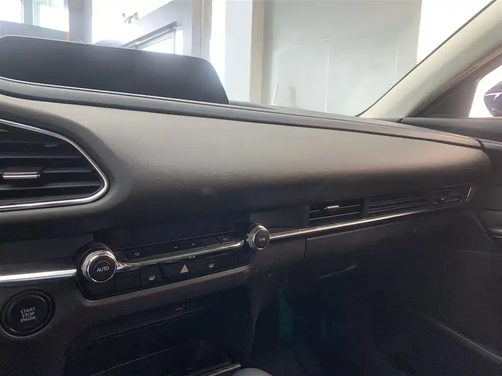 Mazda CX-30 2.0 L Auto Elegant Joy