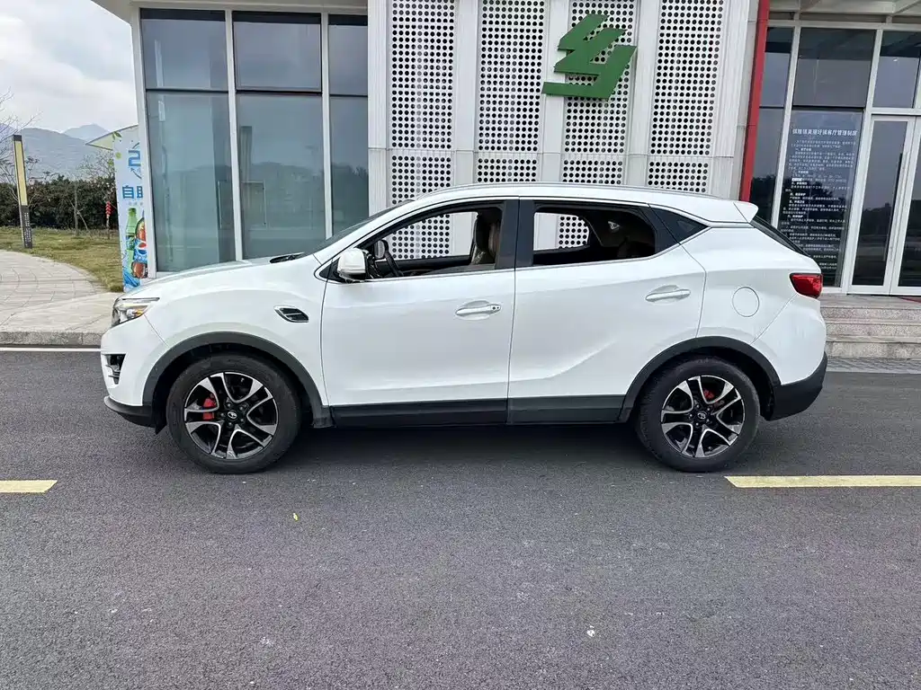 Soueast DX7 1.5 T Auto Luxury