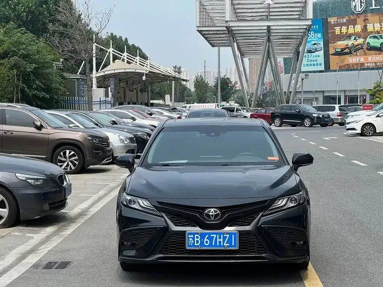 Toyota Camry 2.0 S Knight
