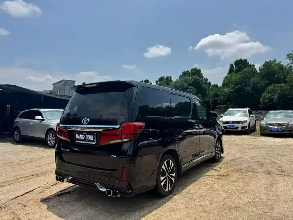 Alphard 3.5 L Luxury