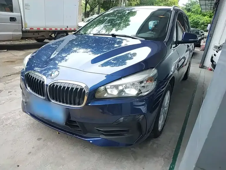 BMW 2 Series Active Tourer 220 i Leading