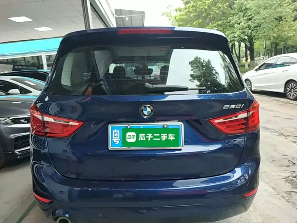BMW 2 Series Active Tourer 220 i Leading
