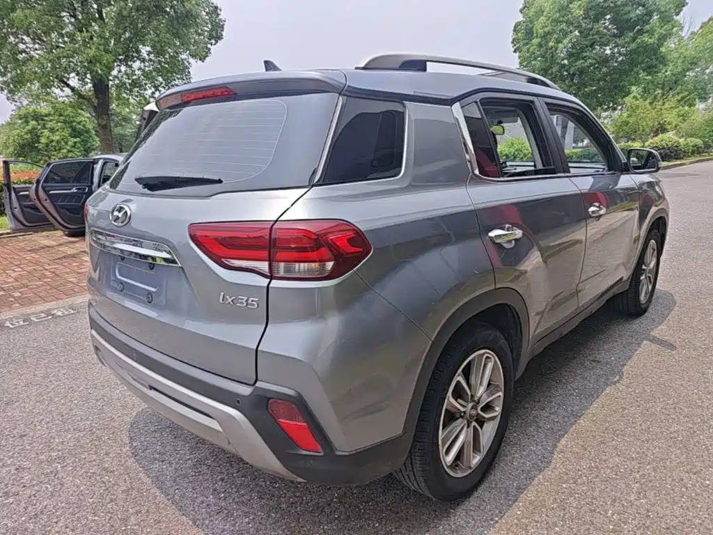 Hyundai ix35 2.0 L Auto 2 WD Brave · Smooth Enjoyment
