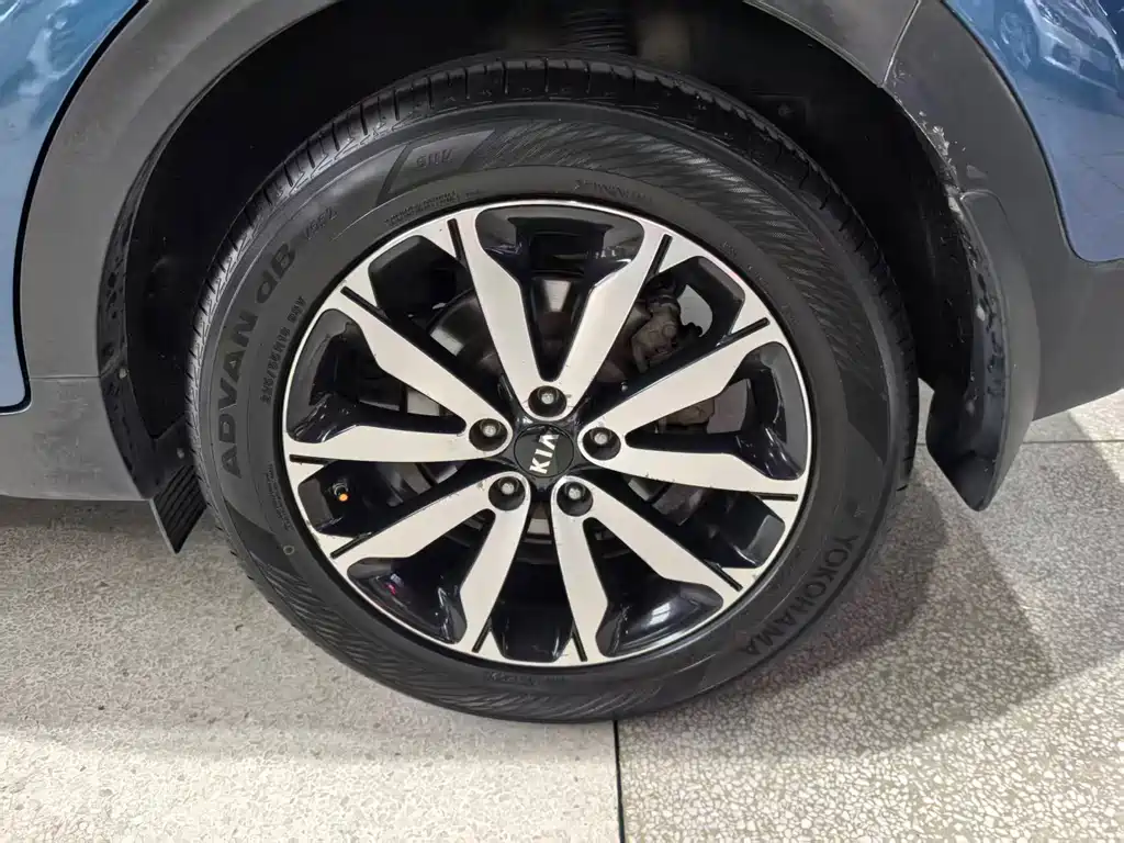 Kia KX5 1.6 T Auto 2 WD DLX
