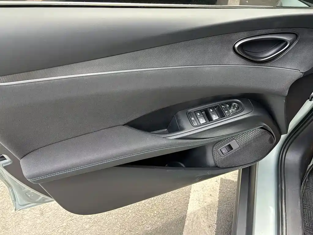 Seal 06 DM-i Smart Drive 80 KM Luxury
