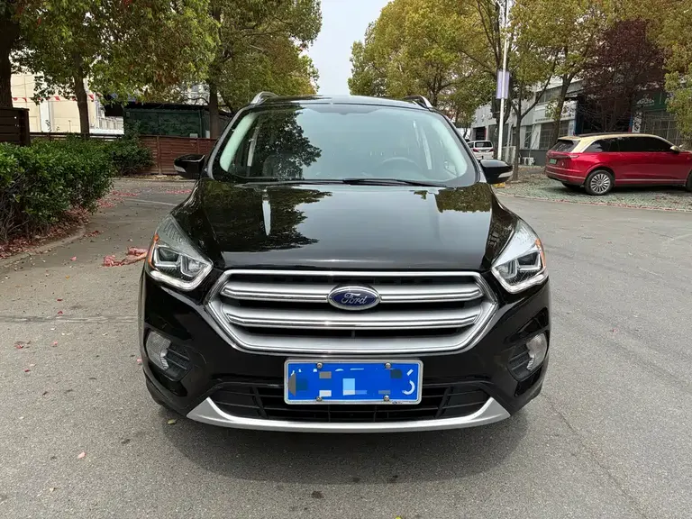 Ford Kuga EcoBoost 180 2 WD Fine Wing