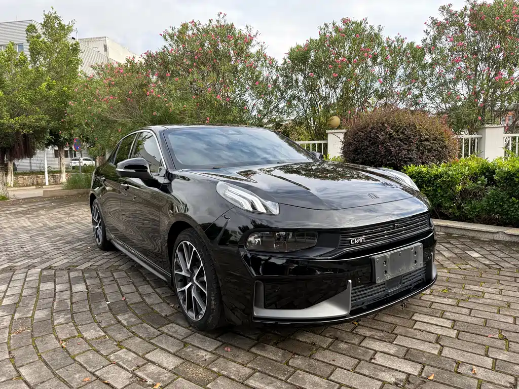Lynk & Co 03 2.0 TD Auto Power Pro