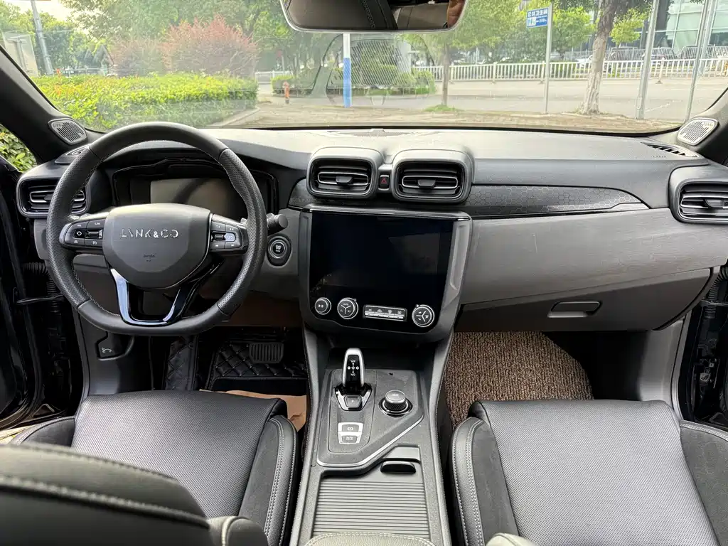 Lynk & Co 03 2.0 TD Auto Power Pro