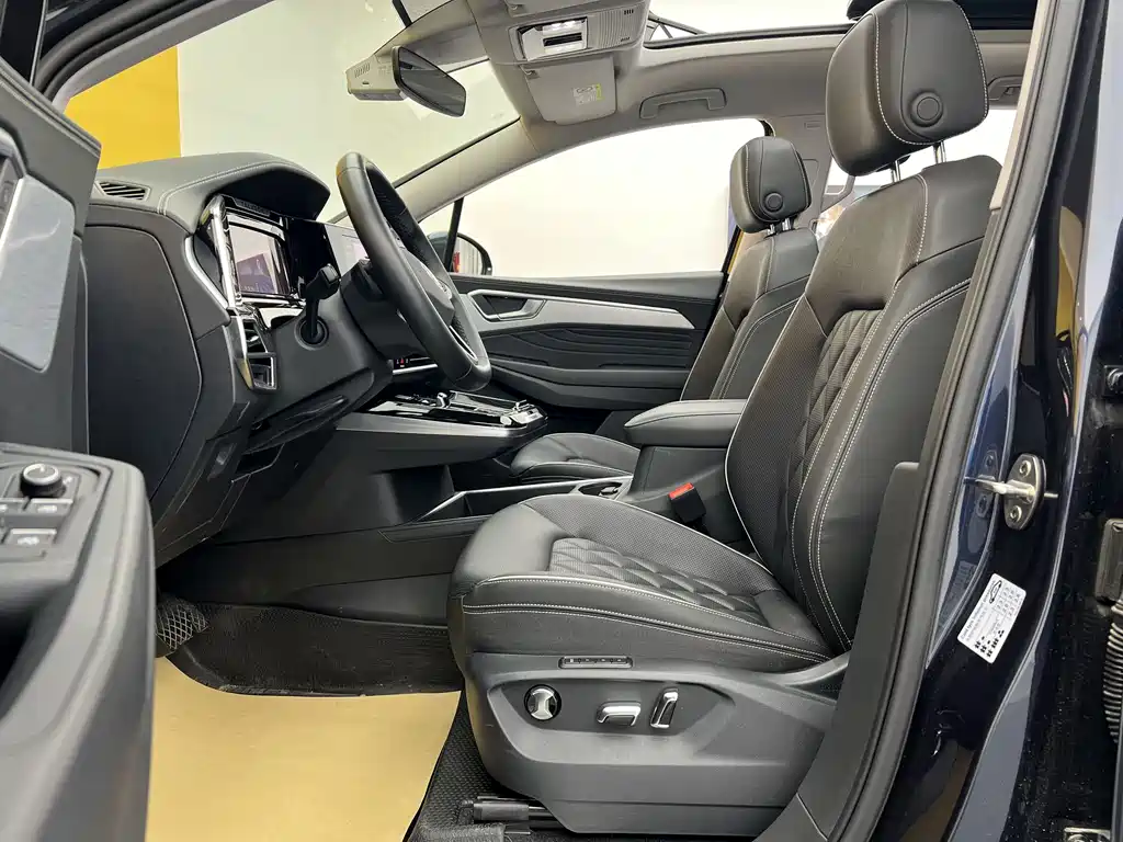 Talagon 380 TSI 4 WD Flagship Victory Realm 6-seat