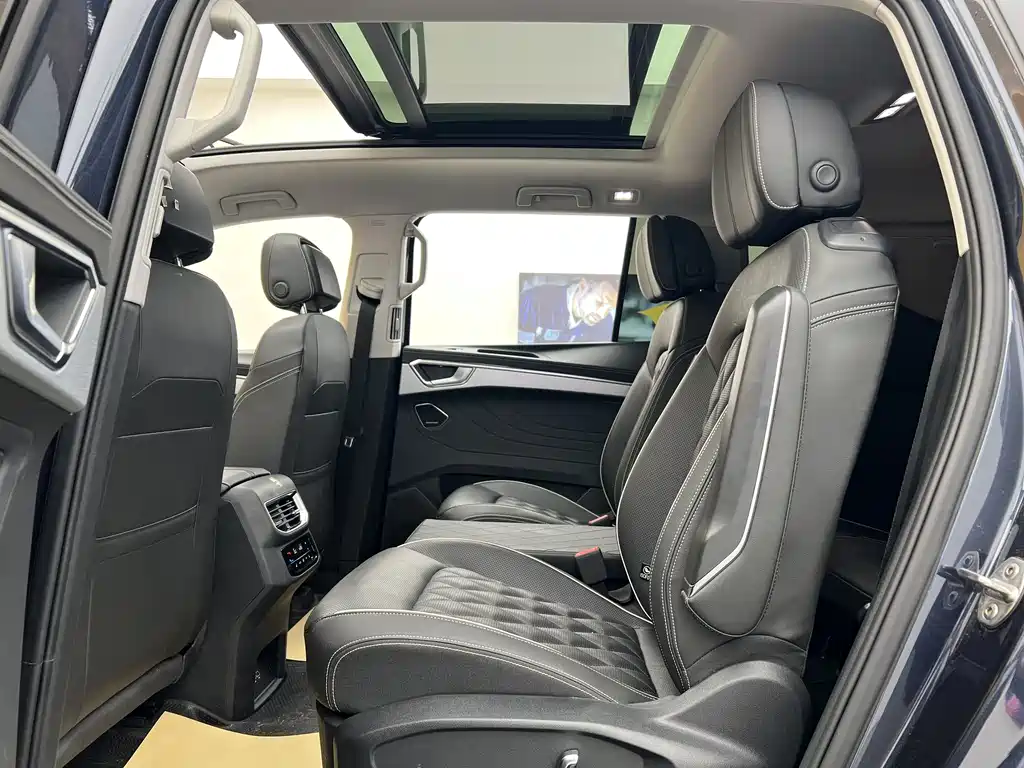Talagon 380 TSI 4 WD Flagship Victory Realm 6-seat