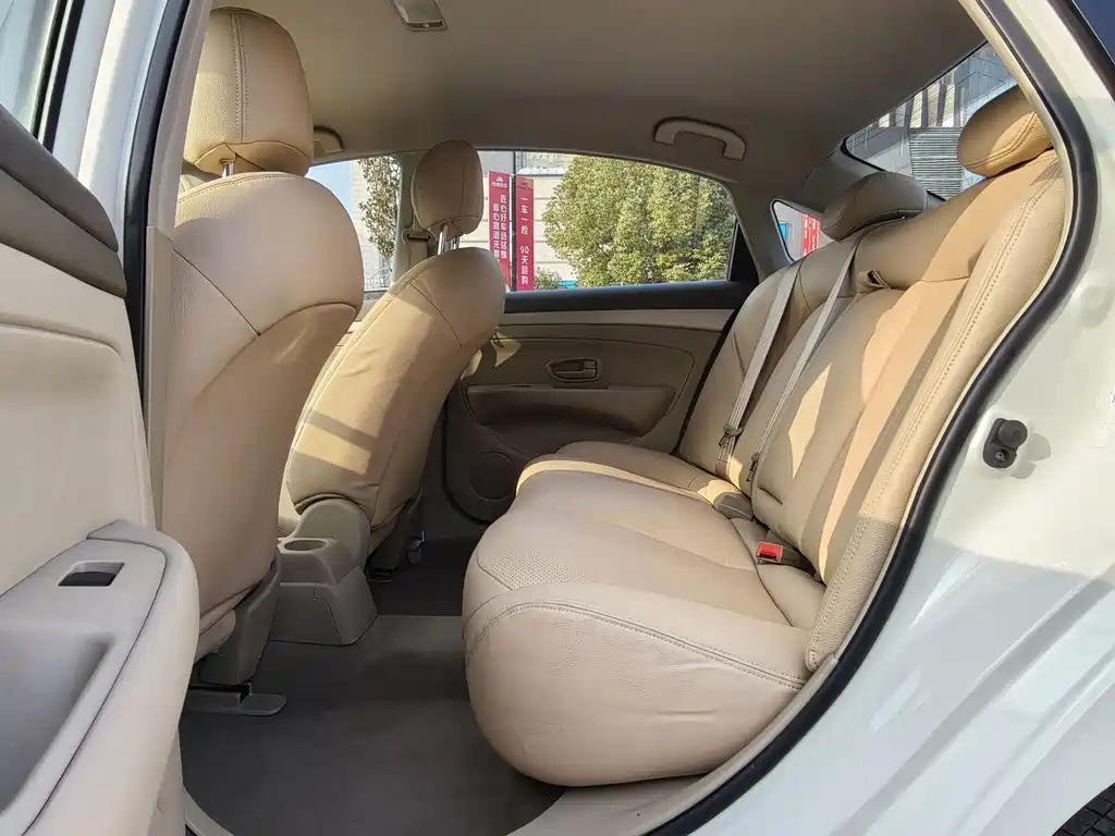 Sylphy Classic 1.6 XE CVT Comfort