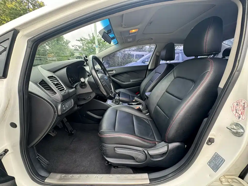Kia K3 1.6 L Manual GLS