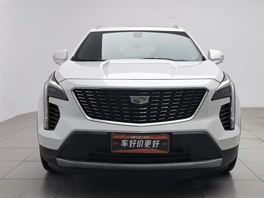Cadillac XT4 28 T 2 WD Leading