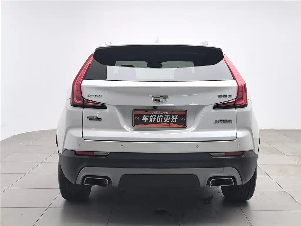 Cadillac XT4 28 T 2 WD Leading