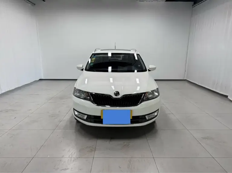 Skoda Rapid Spaceback Facelift 1.6 L Auto Creation