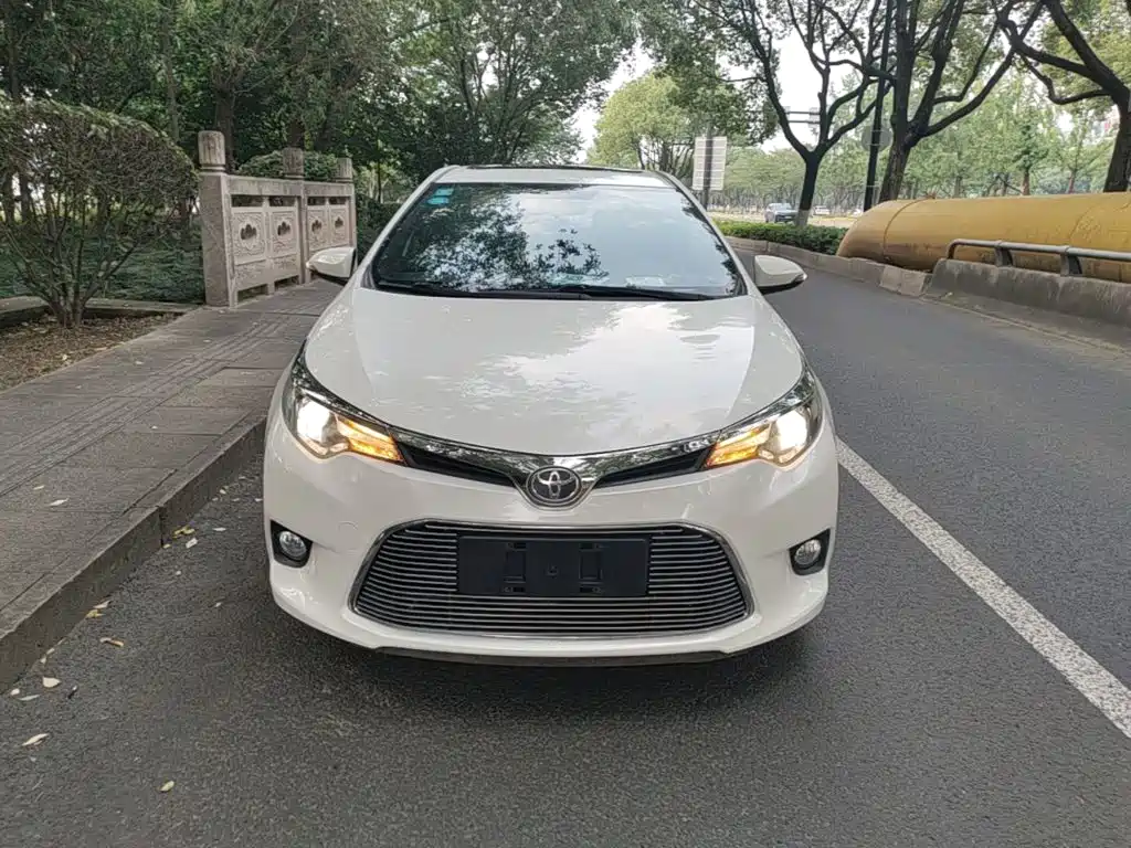 Levin 1.6 G CVT Elite