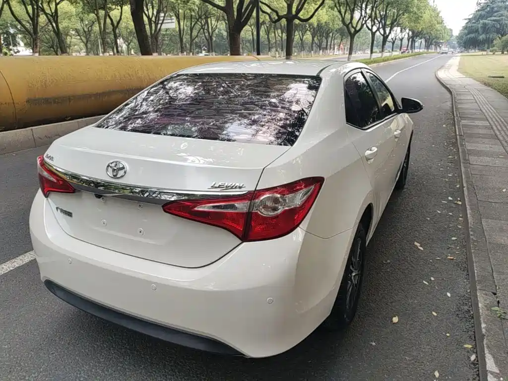 Levin 1.6 G CVT Elite