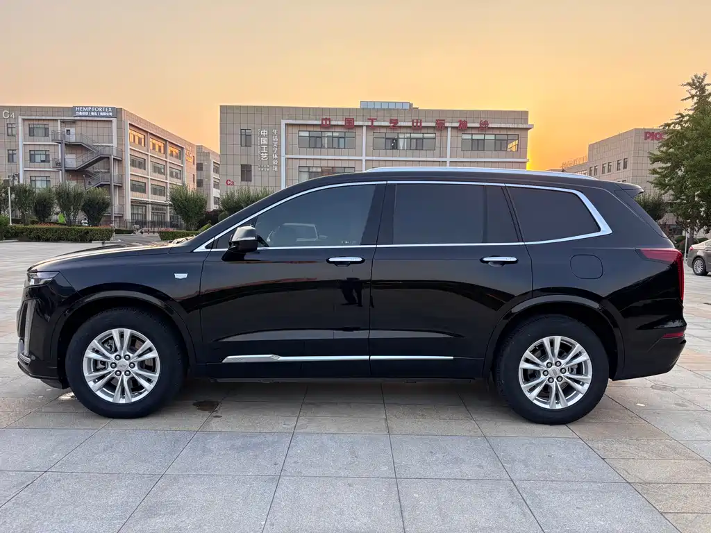 Cadillac XT6 28 T 7-seat 4 WD Style
