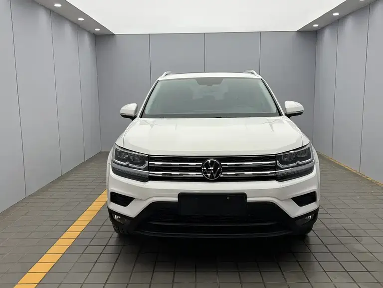Volkswagen Tharu 280 TSI 2 WD Luxury