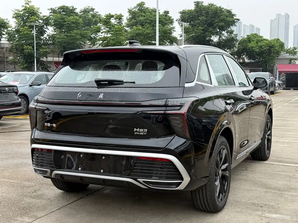 Hongqi HS3 PHEV 117 km Power Action PLUS