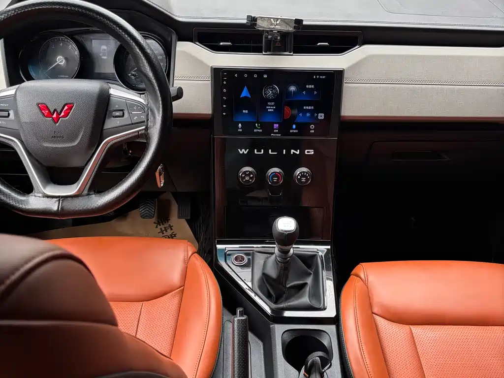 Wuling Journey 1.5 T Manual Luxury
