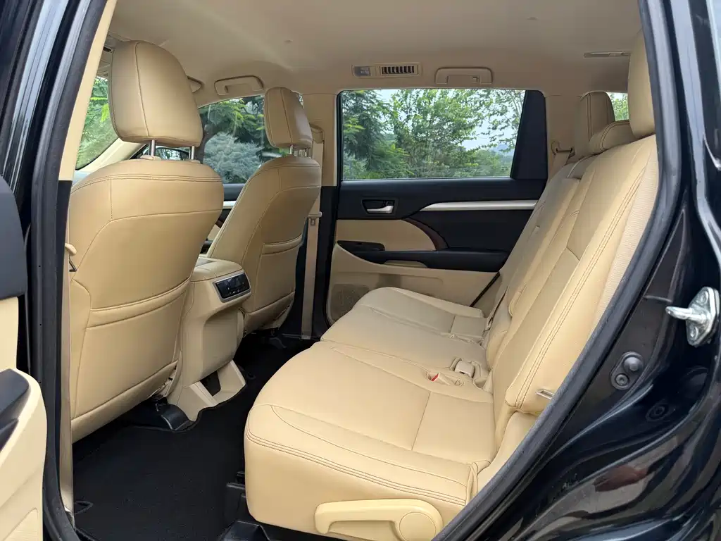 Highlander 2.0 T 2 WD Elite 5-seat