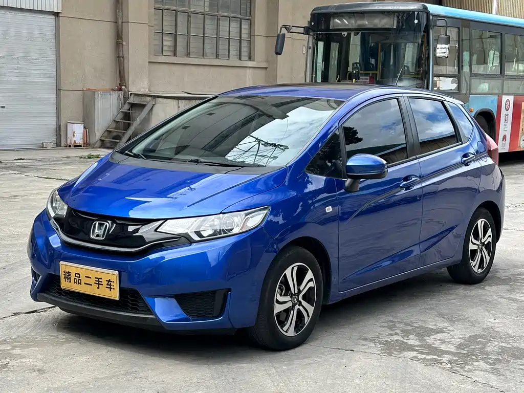 Fit 1.5 L LXS CVT Comfort Sunroof