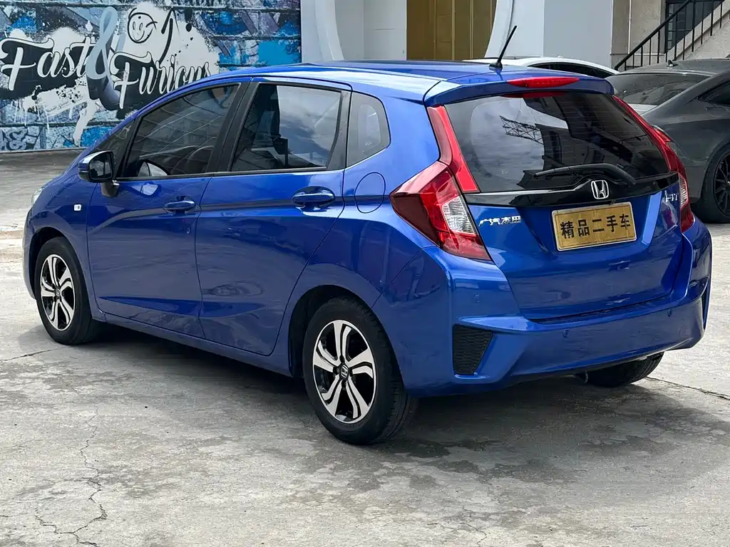 Fit 1.5 L LXS CVT Comfort Sunroof