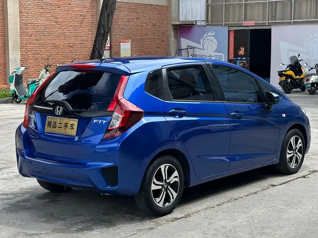 Fit 1.5 L LXS CVT Comfort Sunroof