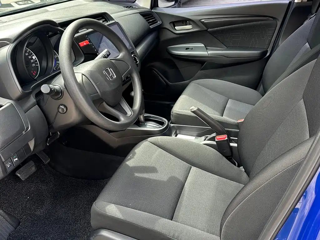 Fit 1.5 L LXS CVT Comfort Sunroof