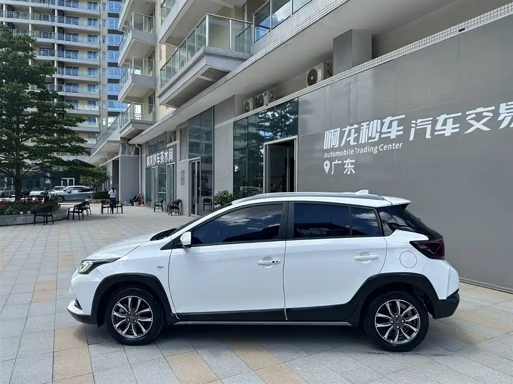 YARiS L Zhixuan Zhixuan X 1.5 L CVT Luxury PLUS