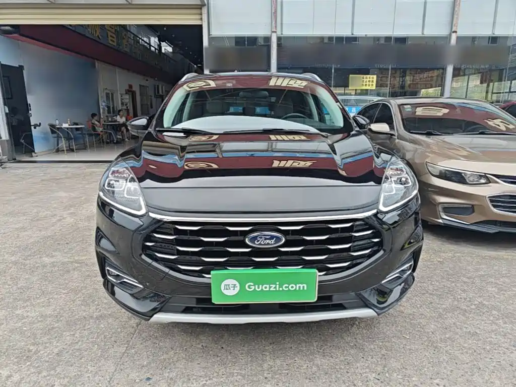 Escape EcoBoost 245 2 WD Shine Enjoyment