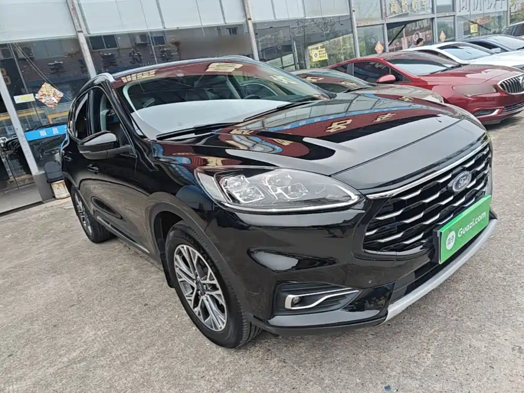 Escape EcoBoost 245 2 WD Shine Enjoyment