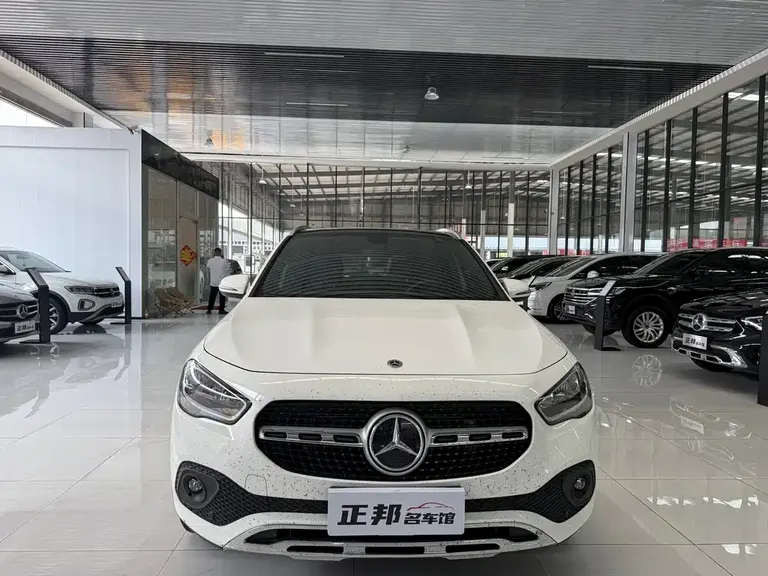 Mercedes-Benz GLA GLA 180