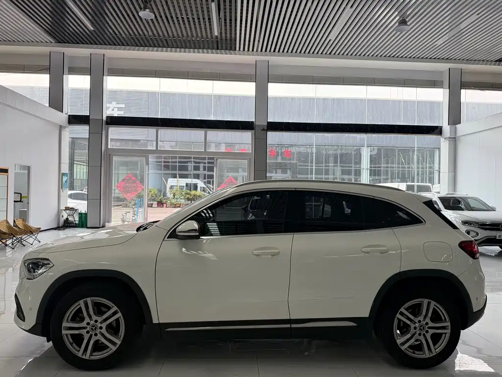 Mercedes-Benz GLA GLA 180